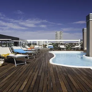 Delfina Apartahotel
